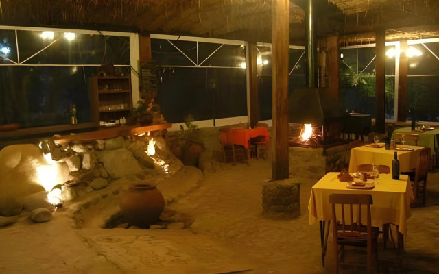 Shangri-La Lodge
