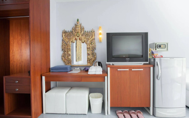 Chalong Beach Hotel Phuket