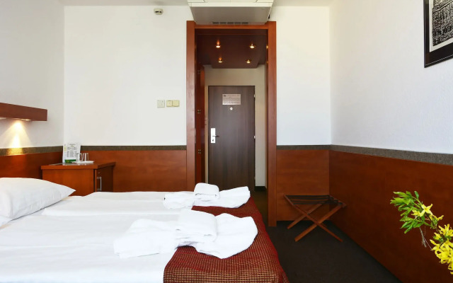 Hotel Tristar