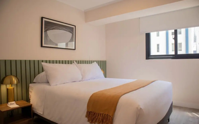 w Wonderful 1BR w Balcony in Miraflores
