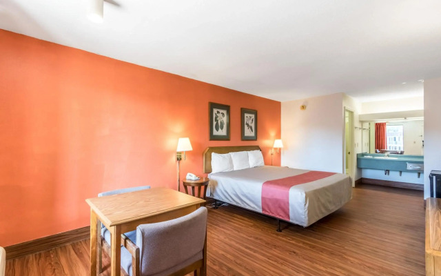 Motel 6 Pooler, GA - Savannah Airport