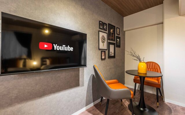 Bird Land in Shinsaibashi east