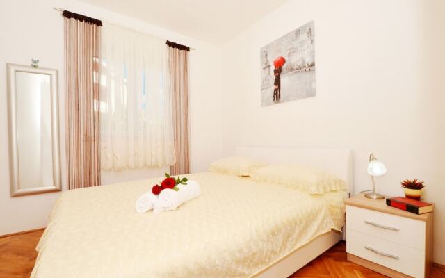 Apartments Nina