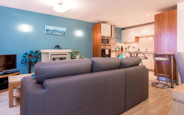 Quay Holidays - Dolphin Quays