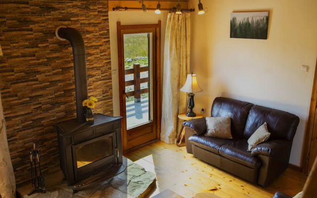 2 Bedroom Holiday Chalet With Views + Log Fire