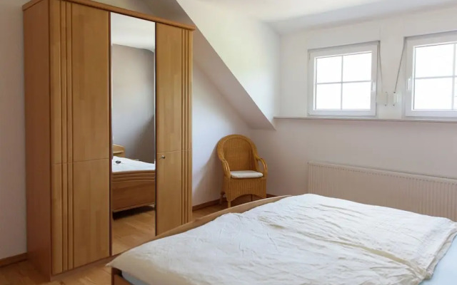 Modern Apartment In Krov With Garden And Balcony