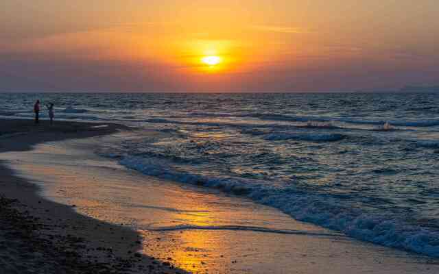 Anissa Beach & Village Resort