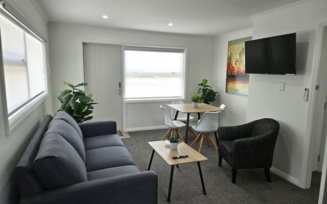 Redwood Apartments