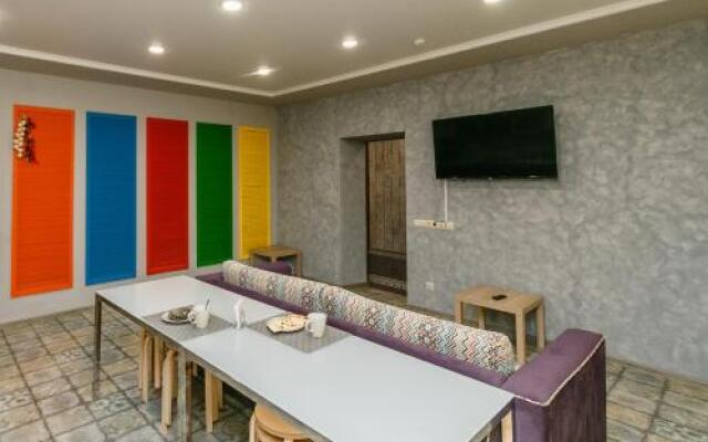 Hostel Svoi Ludi