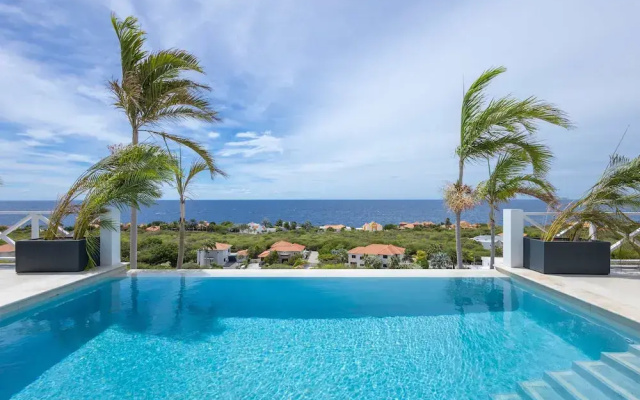 Villa Azure Vista 6BR Luxury Stay w 2 Pools