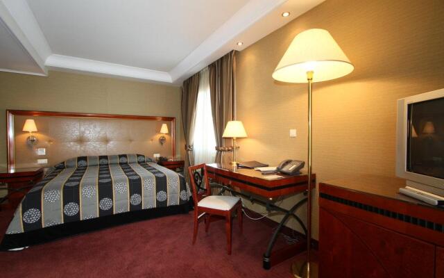 Piraeus Theoxenia Hotel