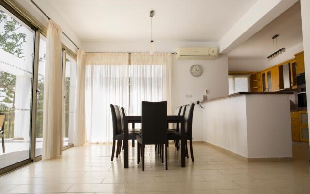 Eliofos Luxury Villa