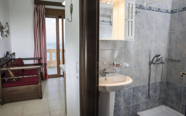 Porto Kalyves Seaside Apartments
