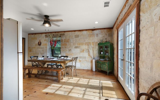 New! Luxury Home With Fire Pit & Hill Country Views