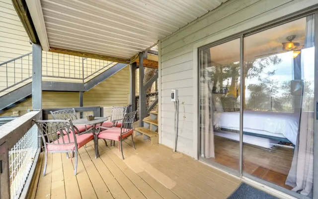 Lakefront Home: Hot Tub & Game Room in Spicewood