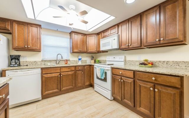 Cocoa Beach Club by Happy Palm Stays