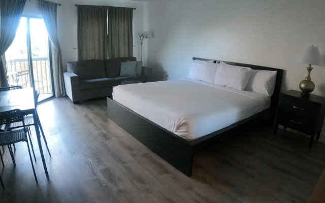 Cozy Condos Near Universal & Seaworld