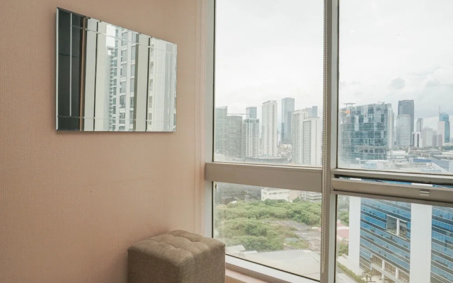 Comfortable and Beautiful 2BR at The Empyreal Apartment