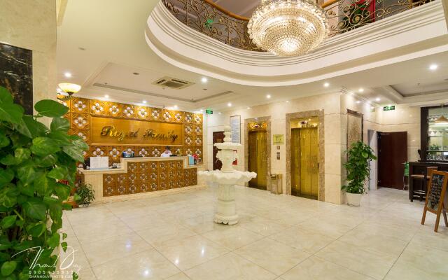 Royal Family Hotel Da Nang
