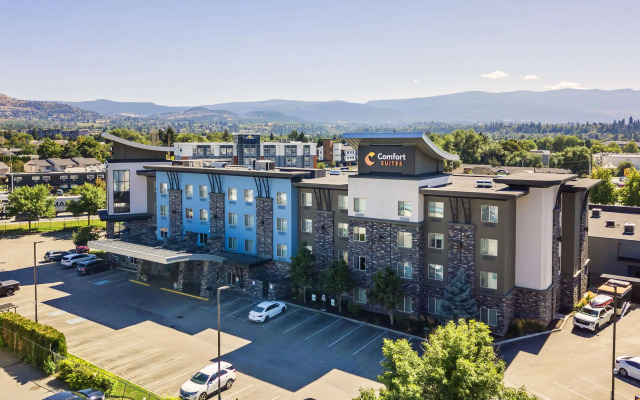 Comfort Suites Kelowna