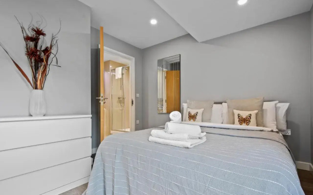 Hoxton Apartments by Mysquare