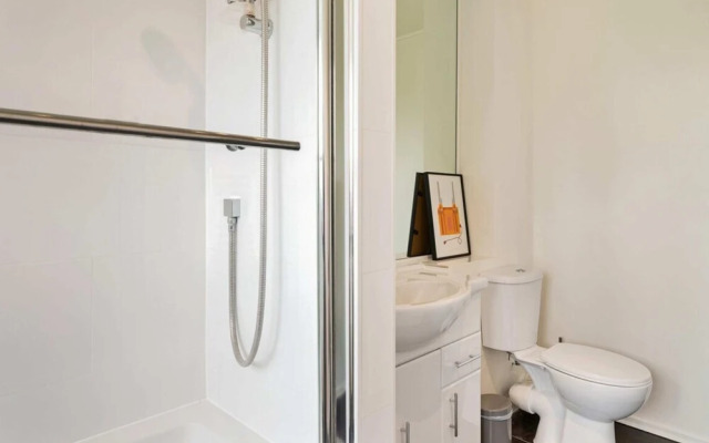 Stunning 1 Bedroom Apartment in Battersea