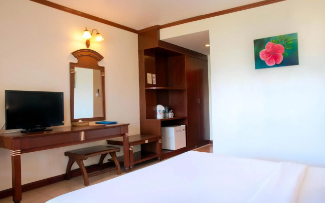 Lanta Casuarina Beach Resort