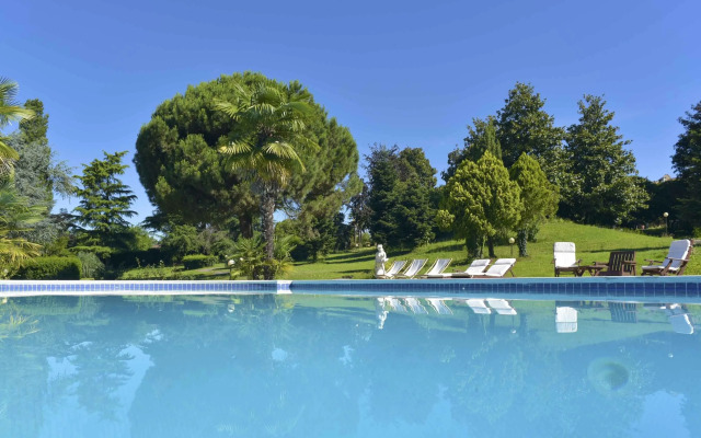 Palazzo Cavagna Sangiuliani Guest House