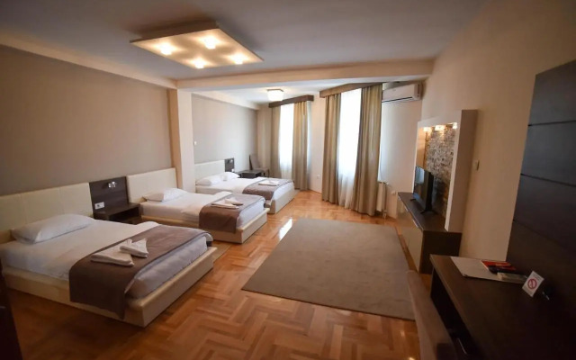 Garni Uni Elita Lux Hotel
