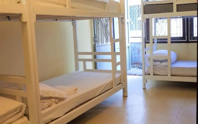 Naret Coliving - Hostel - Adults Only