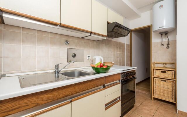 Beautiful Apartment in Icici With Wifi and 1 Bedrooms