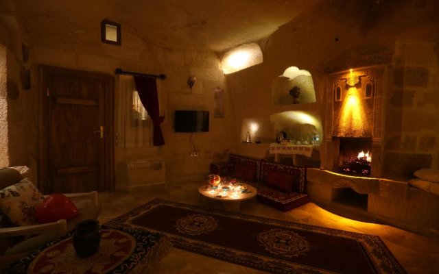 Abu Hayat Cave Suites