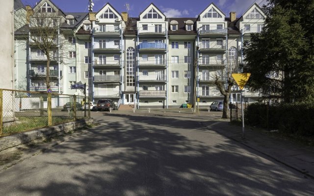 Sklodowskiej-curie Apartments by Renters