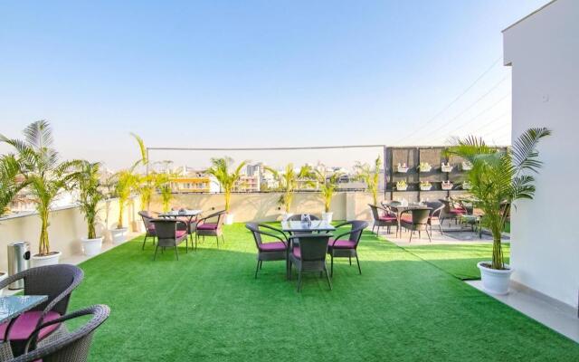 Saltstayz Select - Huda City Center