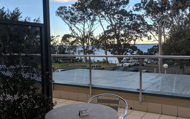 Huskisson Hotel