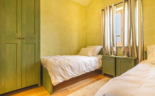 Luxury Villas Kras Ladies