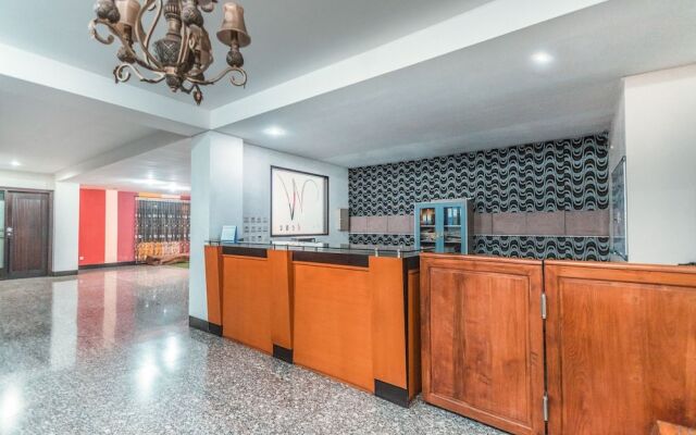 OYO Life 1437 W Residence