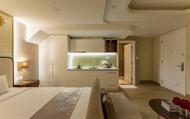 Golden Tree Hotel & Apartment by Zuzu