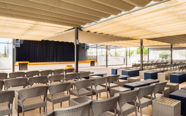 Aequora Lanzarote Suites