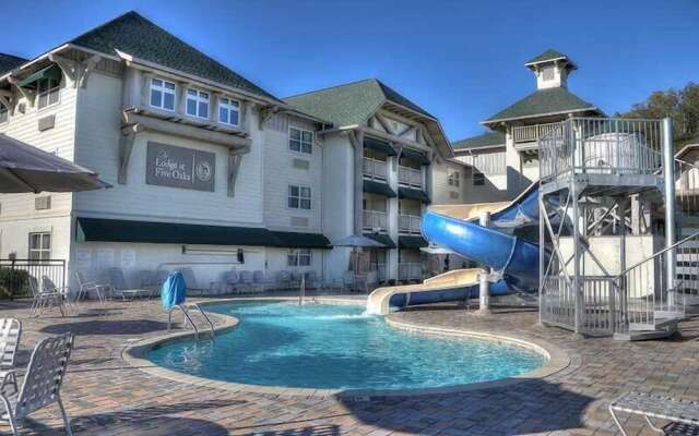 Lodge at Five Oaks Pigeon Forge - Sevierville