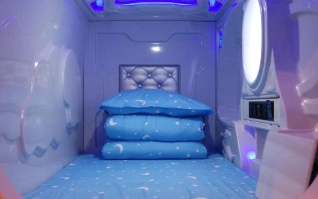 Lanzhou Apollo's Night Capsule Youth Hostel