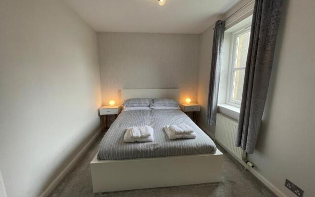 Beautiful 2-bed Apartment in Renfrew