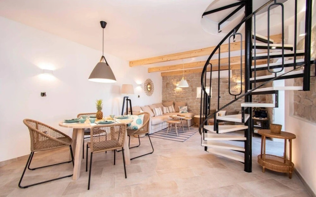 Charming 3-bed House in Tribunj