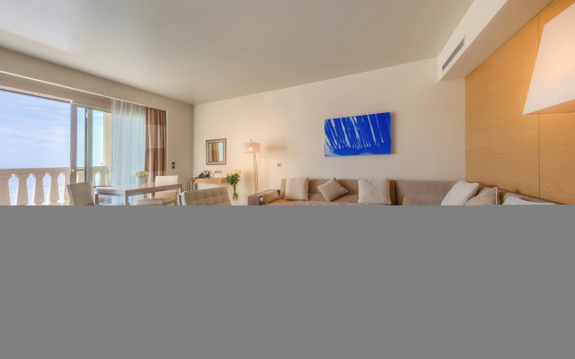 Monte-Carlo Bay Hotel & Resort