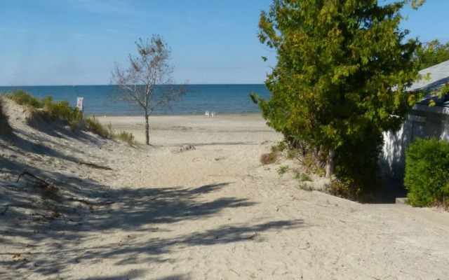 Oasis by the Bay Vacation Suites