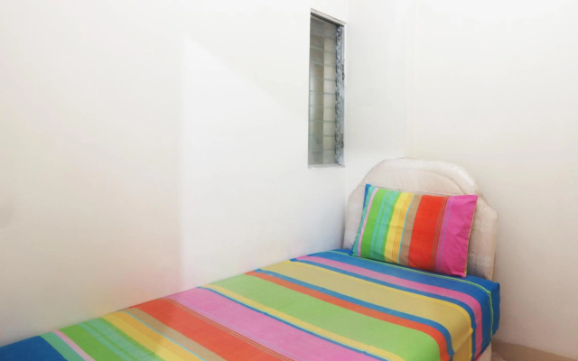 RedDoorz Apartment @ Pulo Gadung – Guest Rooms – Jakarta