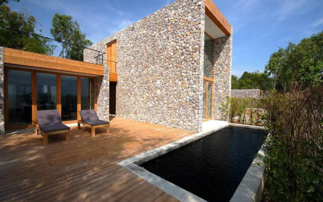 X2 Hua Hin Kui Buri Villas