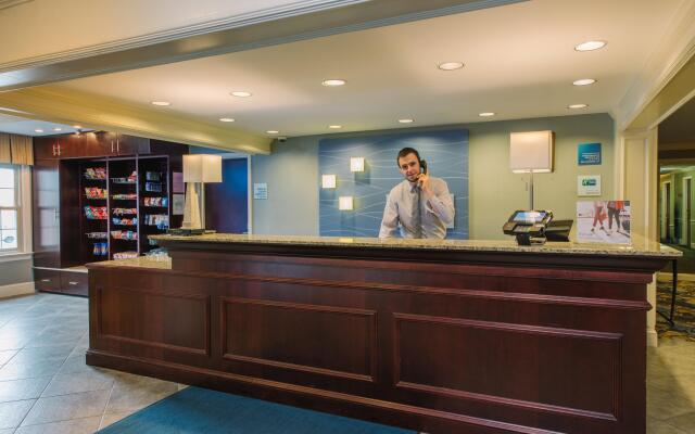 Holiday Inn Express & Suites Merrimack