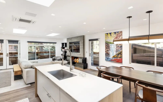 Fasching Haus Condominiums by Frias