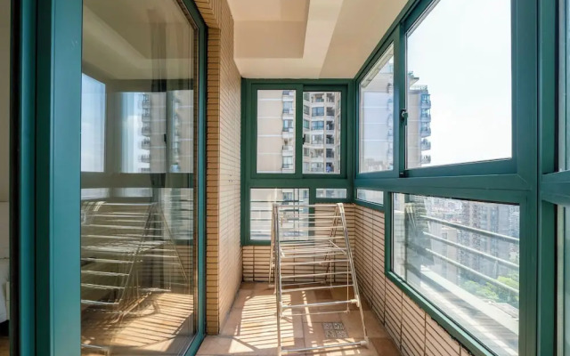 Tyms 4BR 2BA Apt Novel Garden